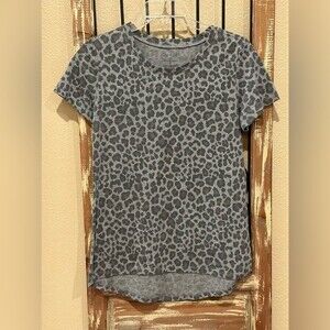 Zoe + Liv women’s top